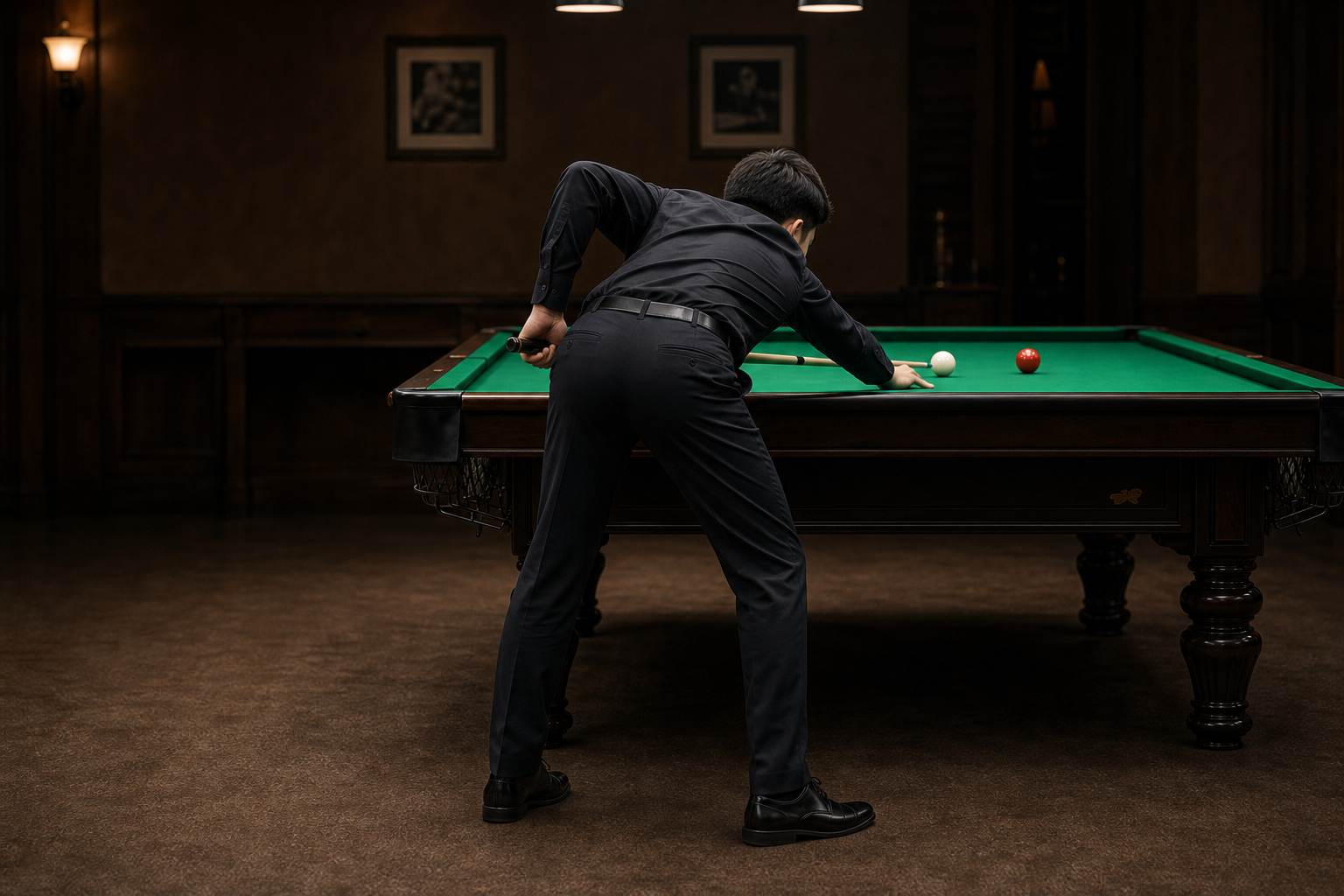 正後方略帶側轉的姿勢示範照片